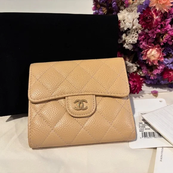 Chanel wallet with Tag and box and dust bag. - Picture 5 of 5